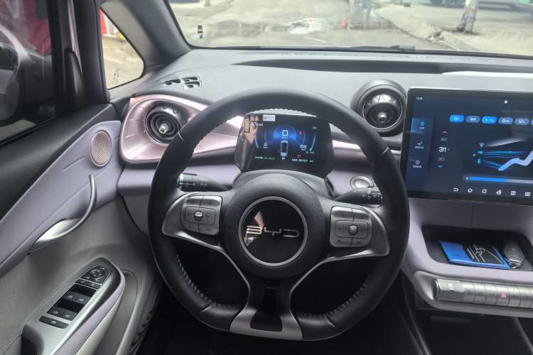 Used BYD Dolphin 2023 420 km Fashion Edition Interior 2