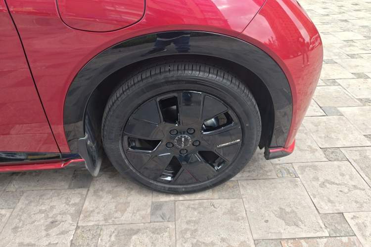 Used BYD Dolphin 2023 500 000th Anniversary Edition Plus Right Front Wheel Hub