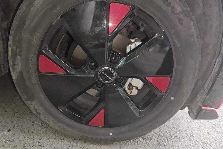 Used BYD Dolphin 2023 500 000th Anniversary Edition Pro Right Front Wheel Hub
