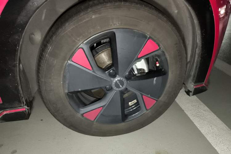 Used BYD Dolphin 2023 500 000th Anniversary Edition Pro Right Front Wheel Hub