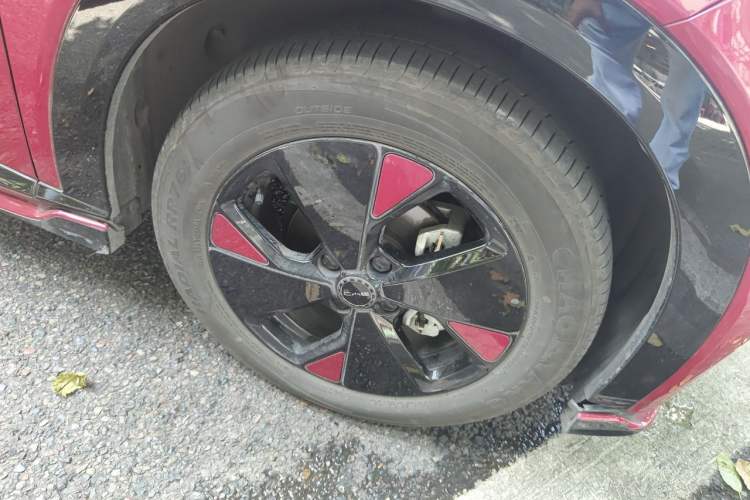 Used BYD Dolphin 2023 500 000th Anniversary Edition Pro Right Front Wheel Hub