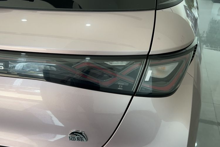 Used BYD Dolphin 2023 420 km Fashion Edition Right Rear Taillight