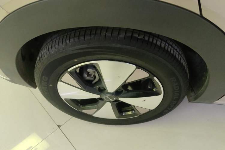 Used BYD Dolphin 2023 420 km Fashion Edition Right Rear Wheel Hub