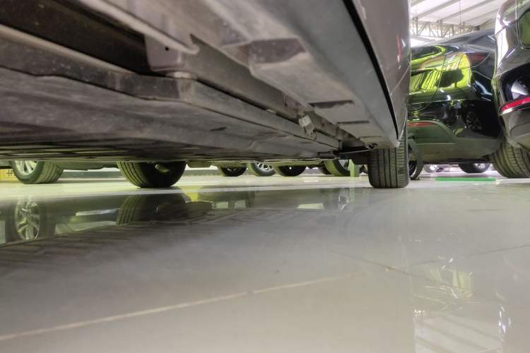 Used BYD Dolphin 2023 420 km Fashion Edition Right Side Sill