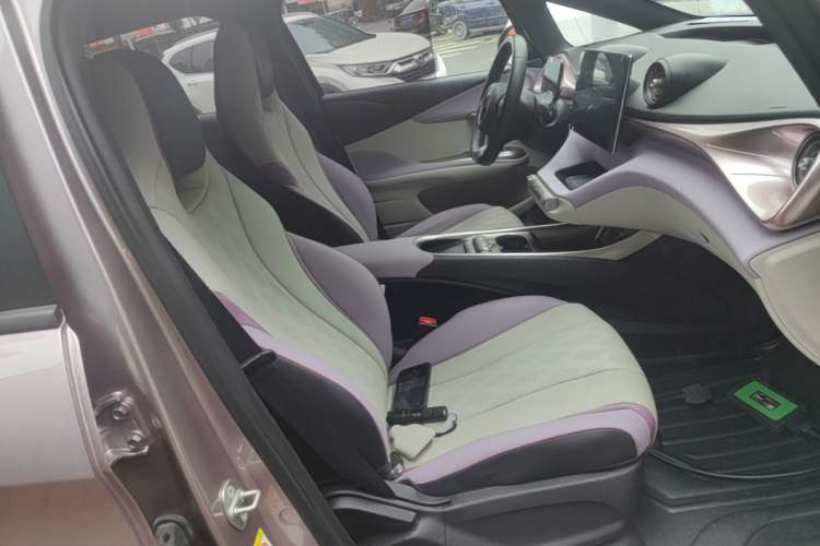Used BYD Dolphin 2023 420 km Free Version Right Front Seat