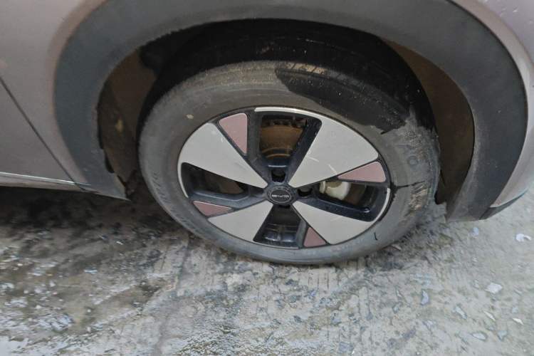 Used BYD Dolphin 2023 420 km Free Version Right Front Wheel Hub