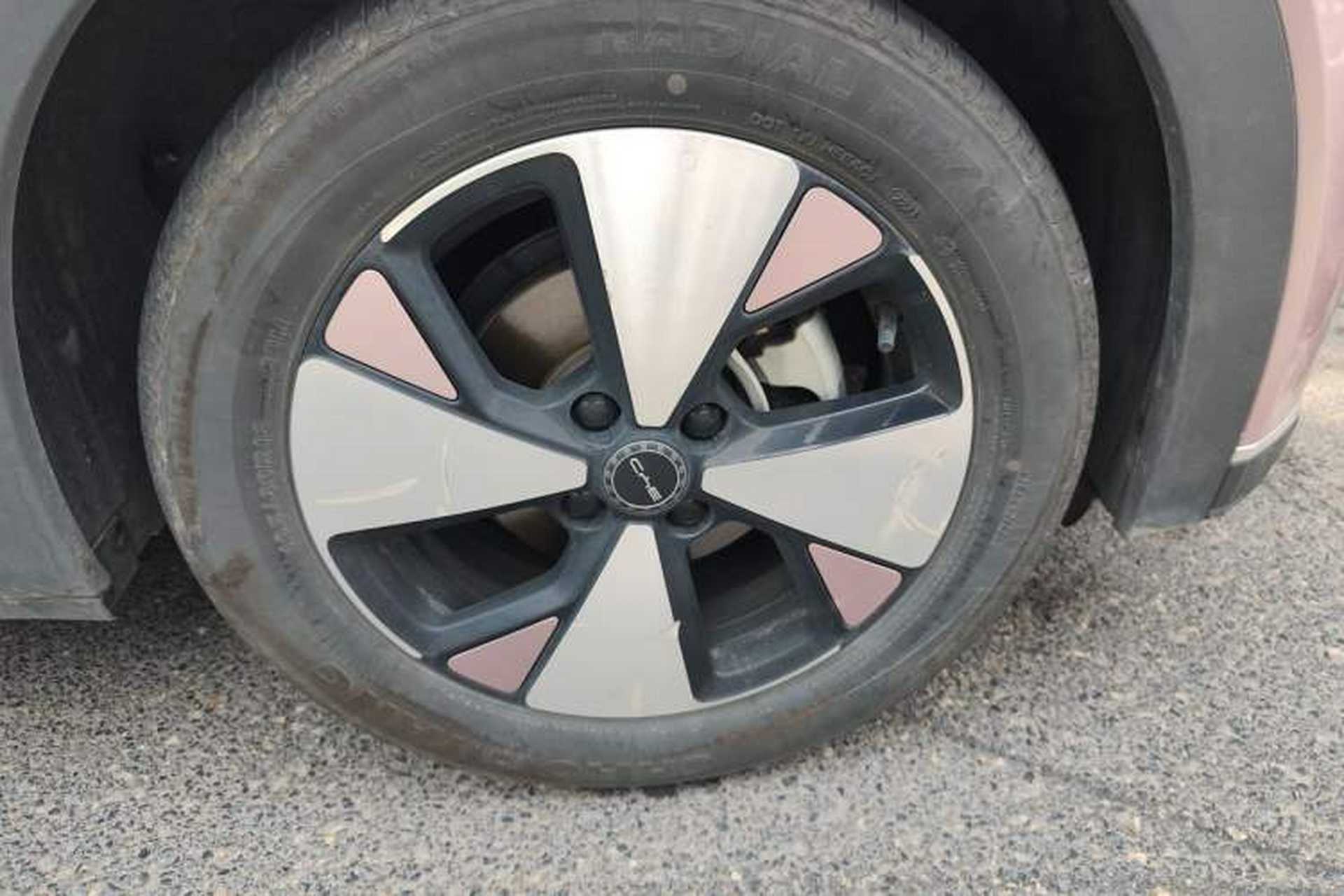 Used BYD Dolphin 2023 420 km Fashion Edition Right Front Wheel Hub