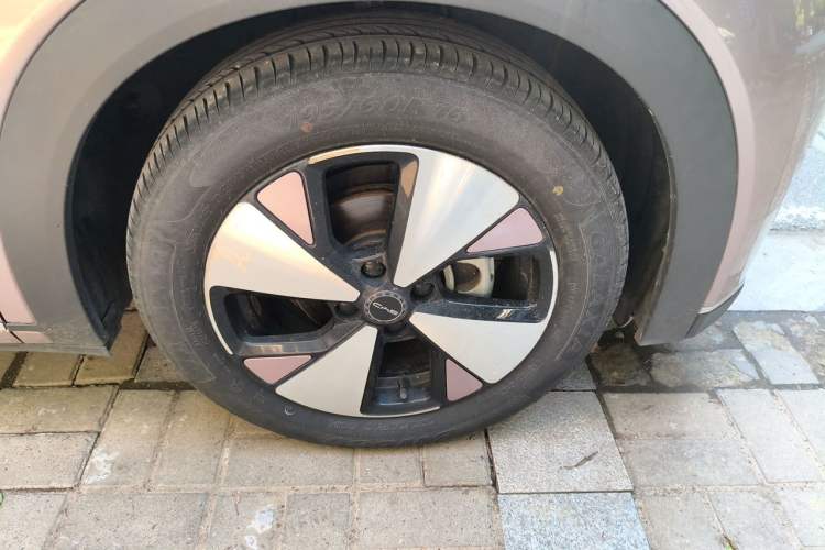 Used BYD Dolphin 2023 420 km Fashion Edition Right Front Wheel Hub