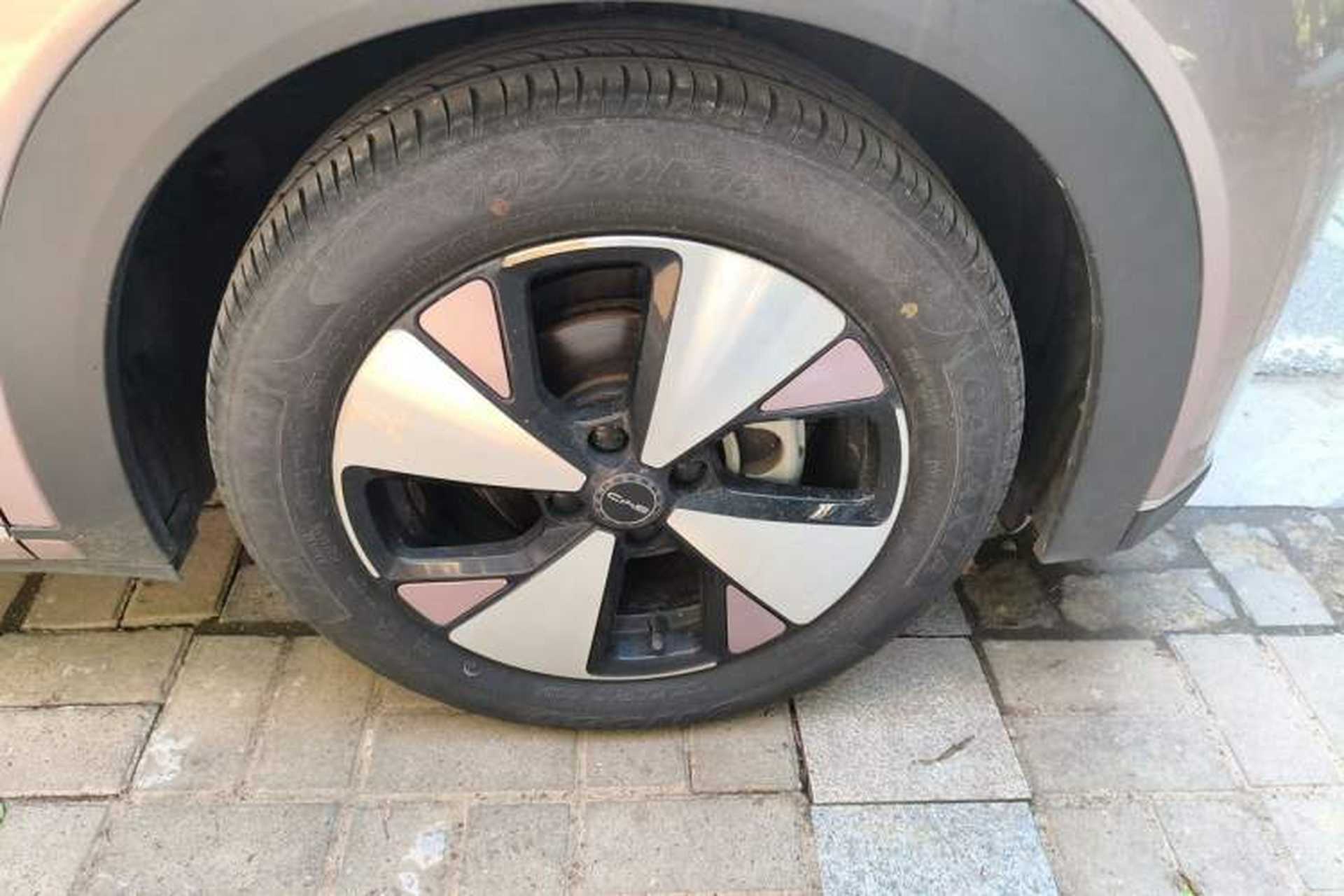 Used BYD Dolphin 2023 420 km Fashion Edition Right Front Wheel Hub