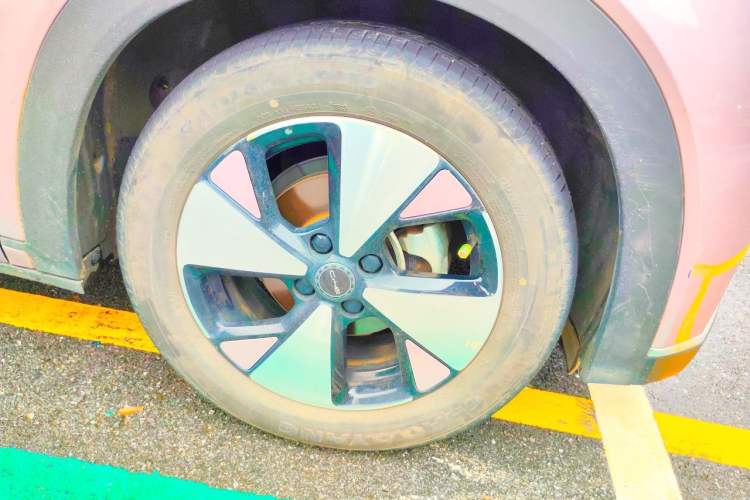 Used BYD Dolphin 2023 420 km Free Version Right Front Wheel Hub