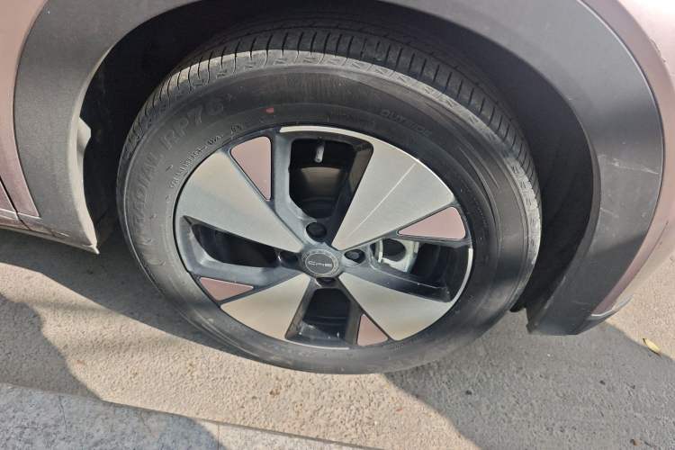 Used BYD Dolphin 2023 420 km Fashion Edition Right Front Wheel Hub