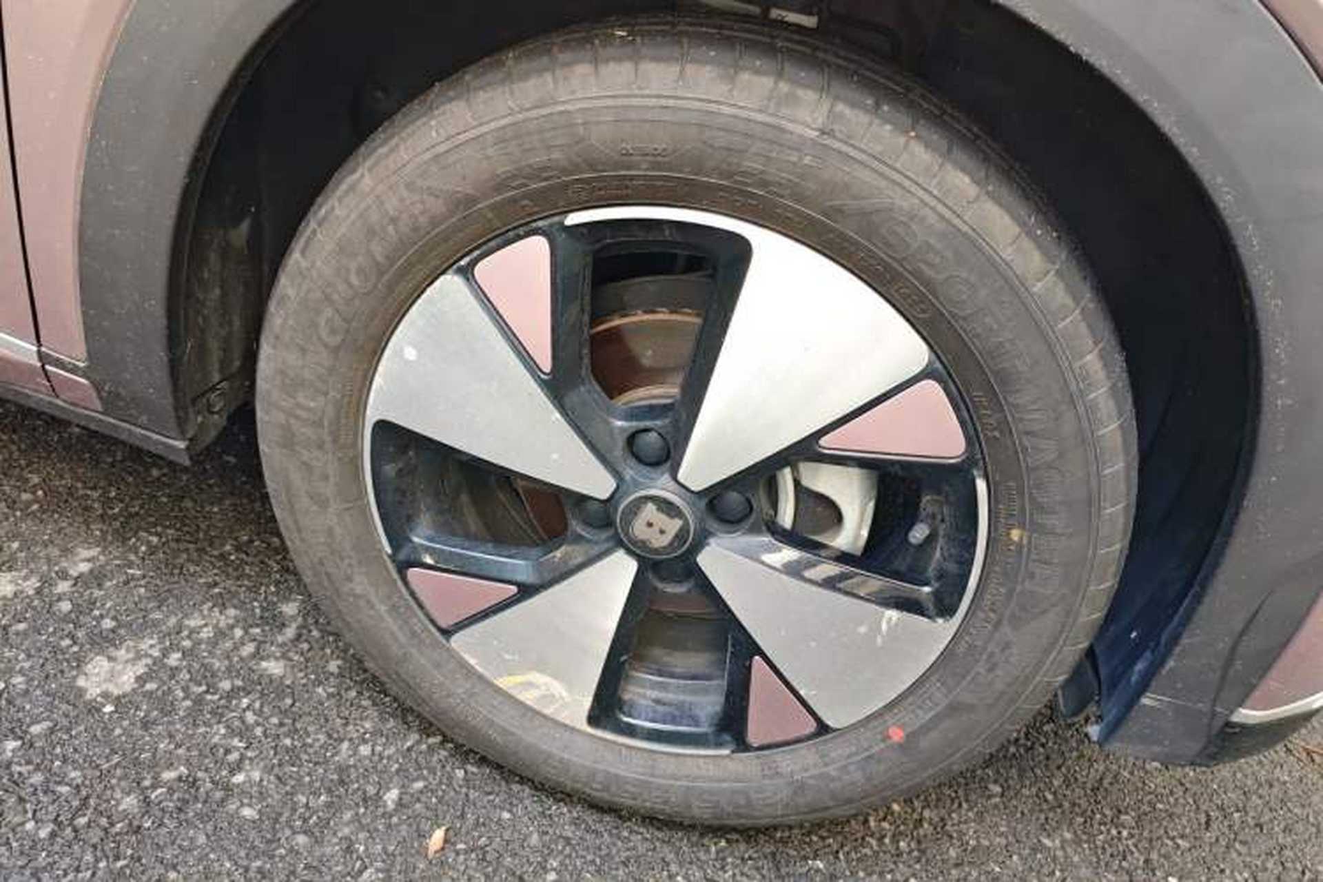Used BYD Dolphin 2023 420 km Fashion Edition Right Front Wheel Hub