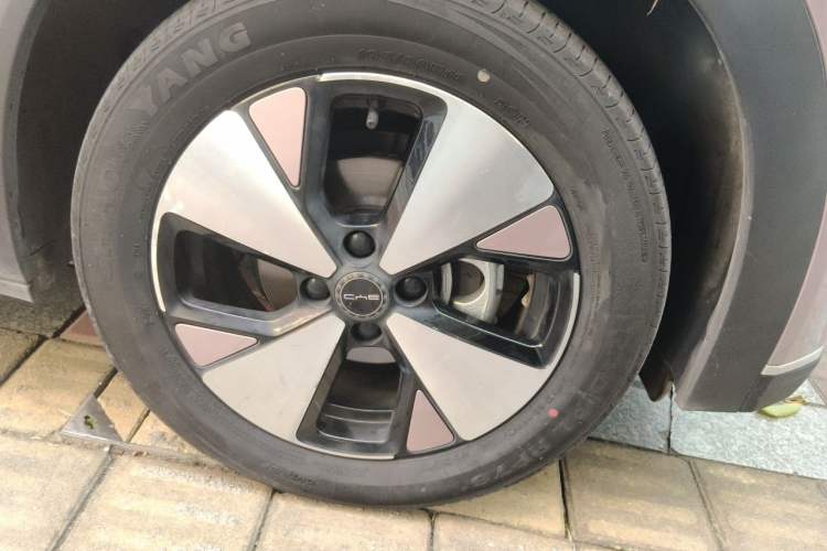 Used BYD Dolphin 2023 420 km Free Version Right Front Wheel Hub