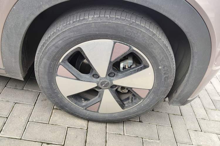 Used BYD Dolphin 2023 420 km Fashion Edition Right Front Wheel Hub