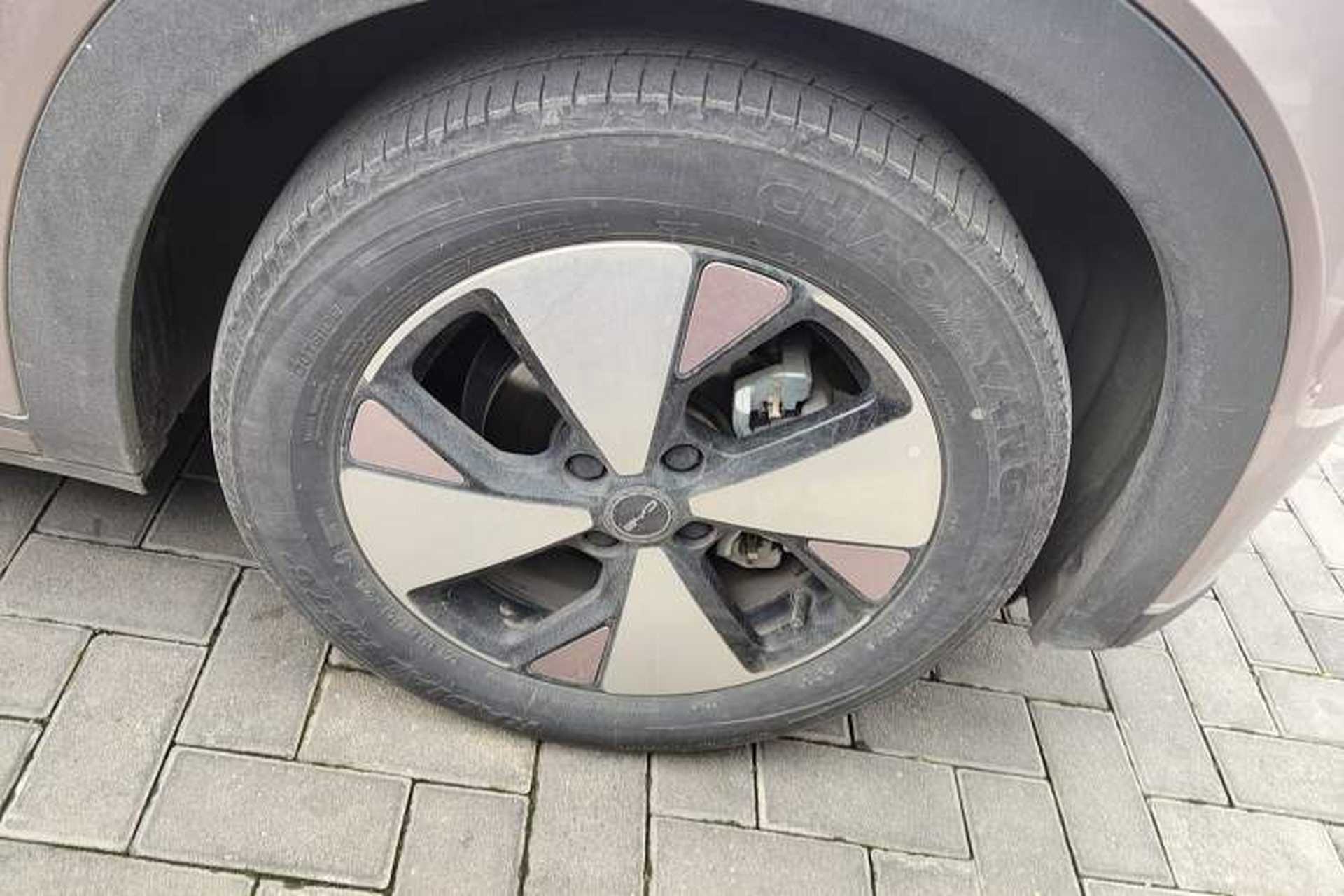 Used BYD Dolphin 2023 420 km Fashion Edition Right Front Wheel Hub