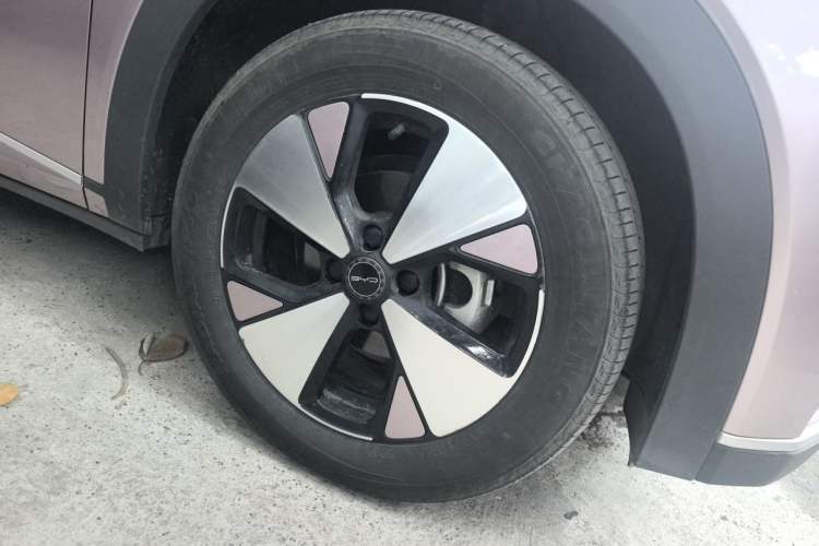 Used BYD Dolphin 2023 420 km Fashion Edition Right Front Wheel Hub