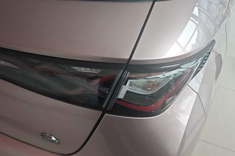 Used BYD Dolphin 2023 420 km Fashion Edition Right Rear Taillight