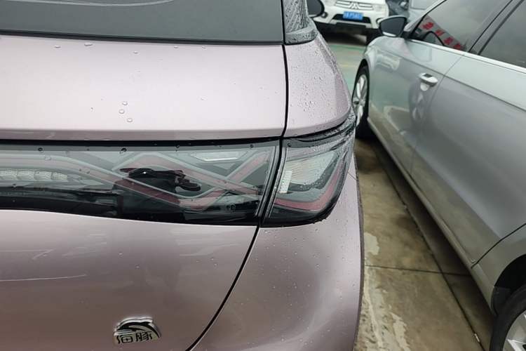 Used BYD Dolphin 2023 420 km Fashion Edition Right Rear Taillight