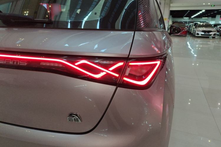 Used BYD Dolphin 2023 420 km Fashion Edition Right Rear Taillight