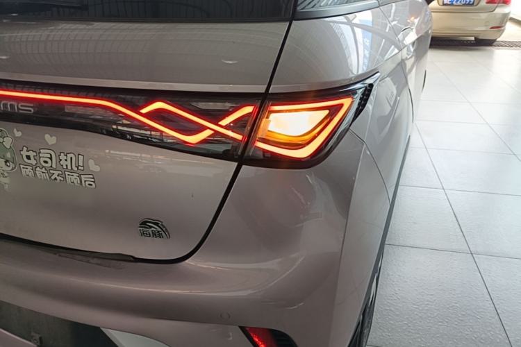 Used BYD Dolphin 2023 420 km Fashion Edition Right Rear Taillight