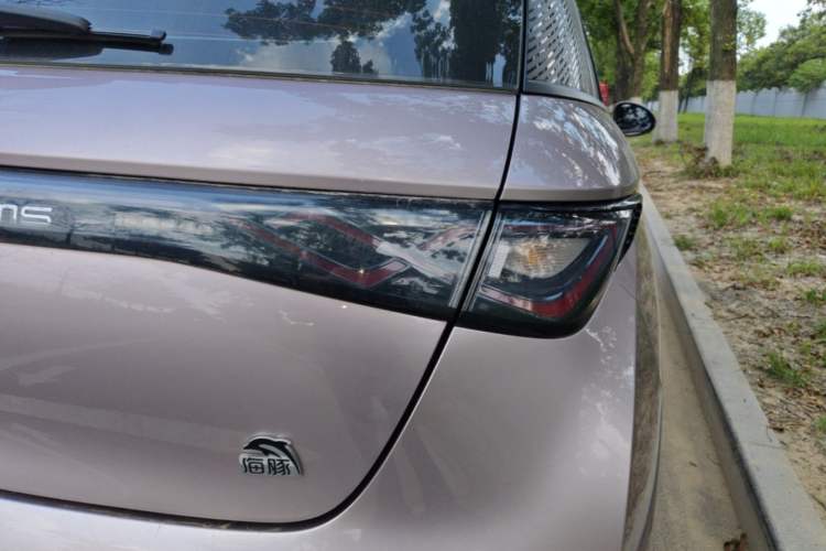 Used BYD Dolphin 2023 420 km Fashion Edition Right Rear Taillight