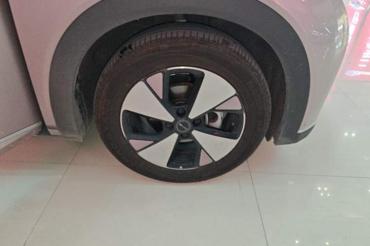 Used BYD Dolphin 2023 420 km Fashion Edition Right Rear Wheel Hub