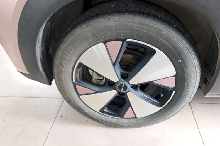 Used BYD Dolphin 2023 420 km Free Version Right Rear Wheel Hub
