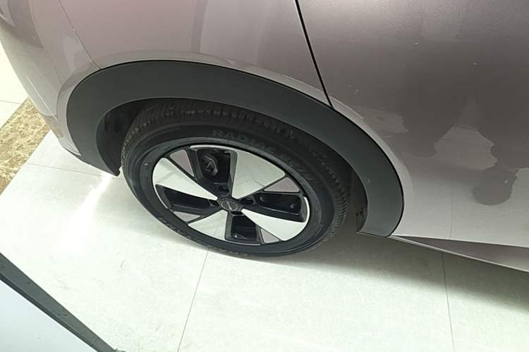 Used BYD Dolphin 2023 420 km Free Version Right Rear Wheel Hub
