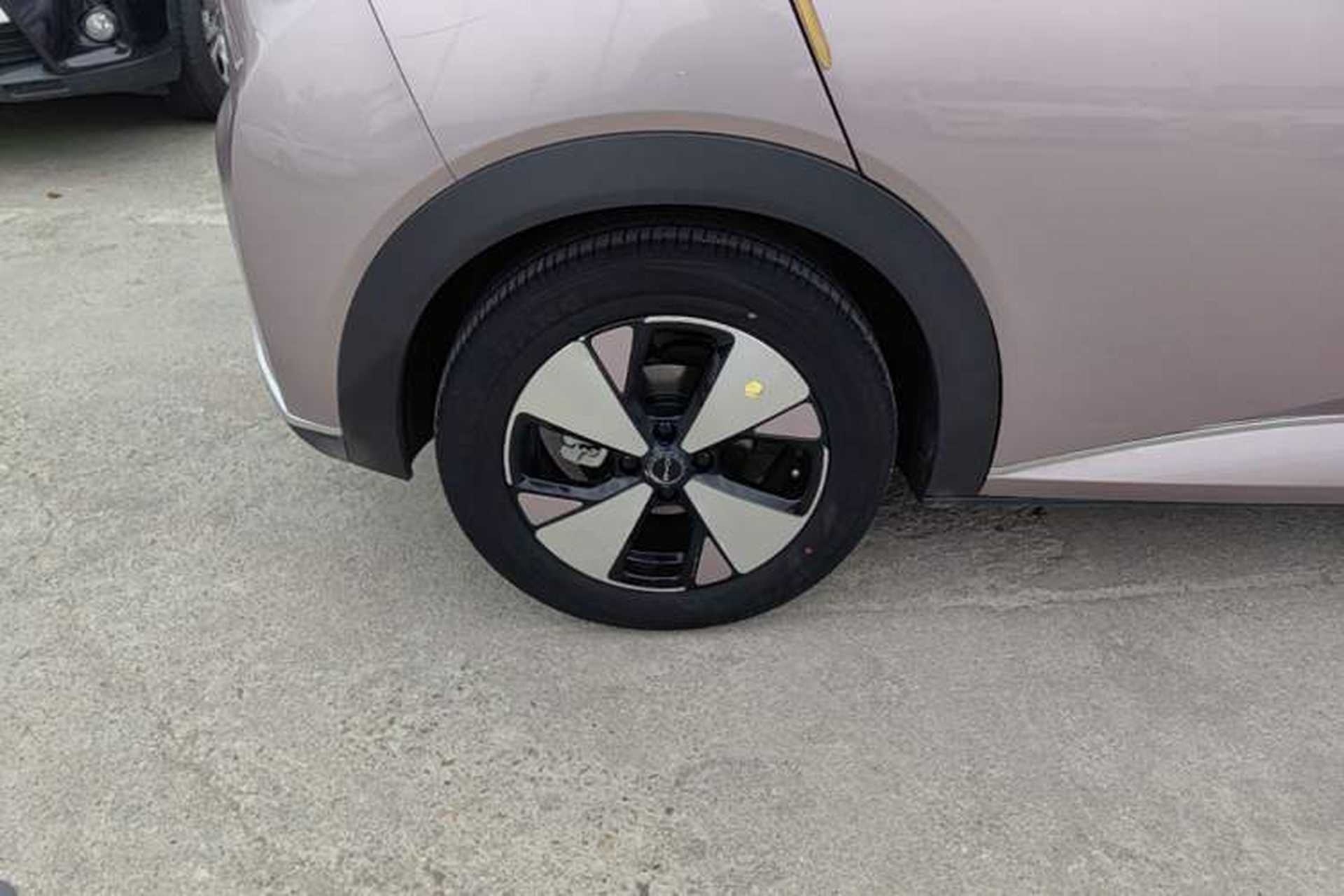 Used BYD Dolphin 2023 420 km Free Version Right Rear Wheel Hub