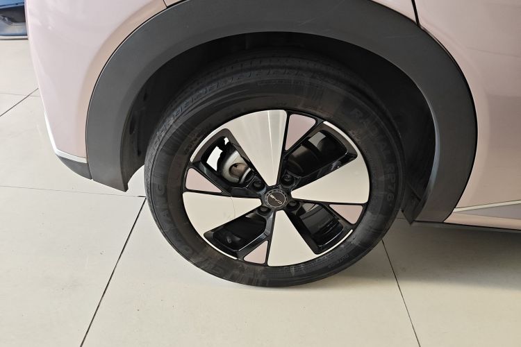 Used BYD Dolphin 2023 420 km Free Version Right Rear Wheel Hub