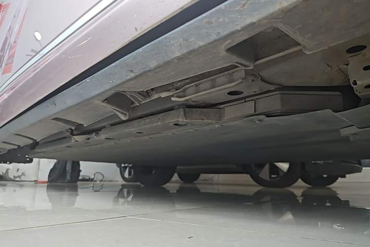 Used BYD Dolphin 2023 420 km Fashion Edition Right Side Sill