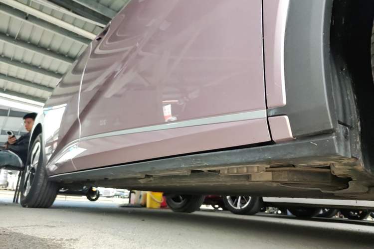 Used BYD Dolphin 2023 420 km Free Version Right Side Sill