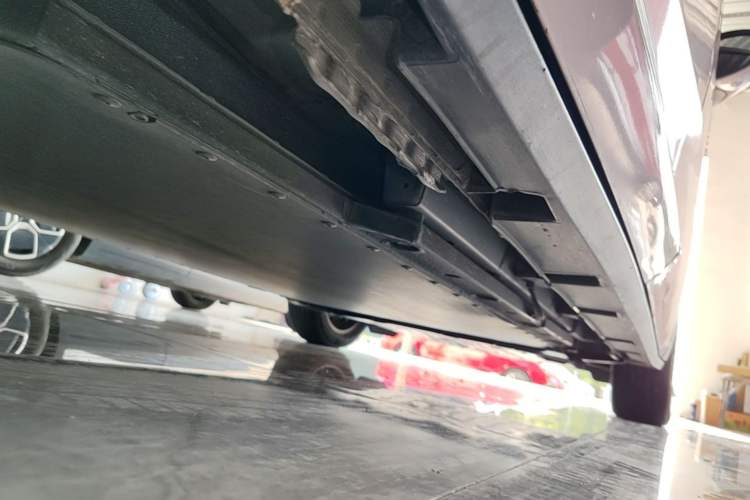 Used BYD Dolphin 2023 420 km Fashion Edition Right Side Sill