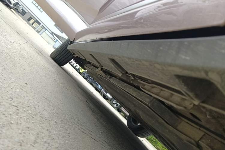 Used BYD Dolphin 2023 420 km Fashion Edition Right Side Sill