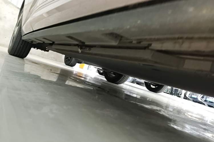 Used BYD Dolphin 2023 420 km Fashion Edition Right Side Sill