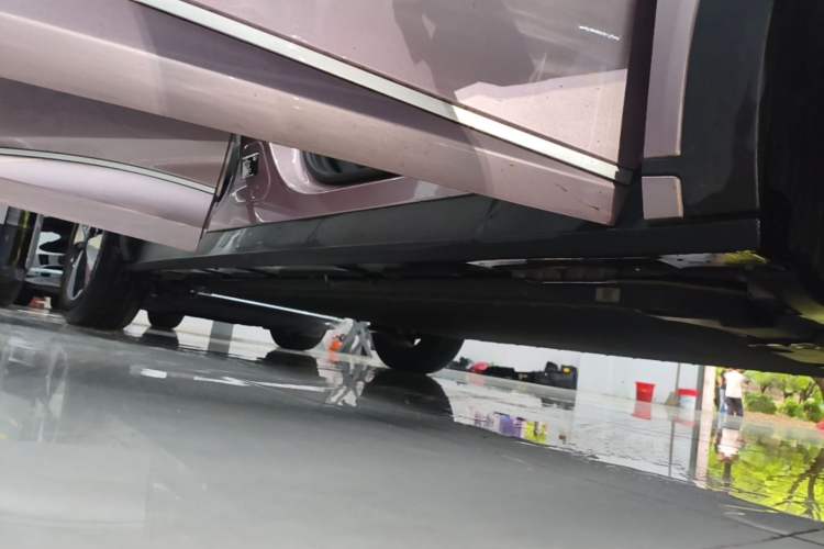 Used BYD Dolphin 2023 420 km Fashion Edition Right Side Sill