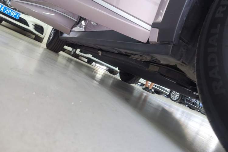 Used BYD Dolphin 2023 420 km Fashion Edition Right Side Sill