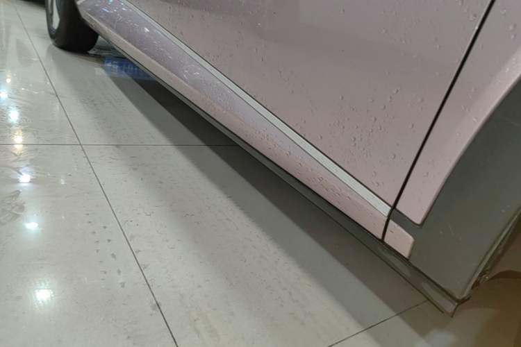 Used BYD Dolphin 2023 420 km Fashion Edition Right Side Sill