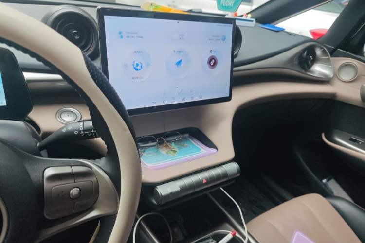 Used BYD Dolphin 2023 420 km Fashion Edition Audio And AC Panel