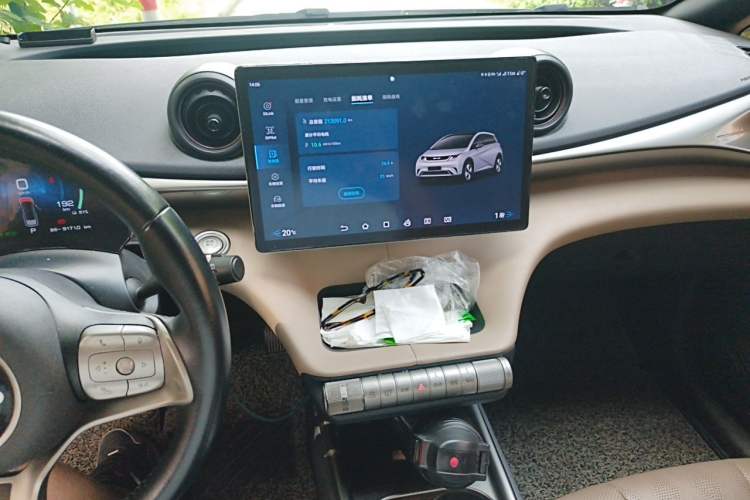 Used BYD Dolphin 2023 420 km Fashion Edition Audio And AC Panel