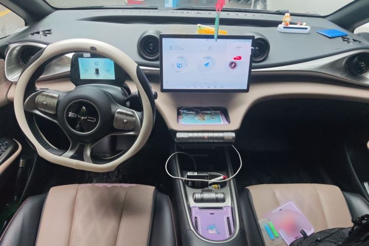 Used BYD Dolphin 2023 420 km Fashion Edition Center Console