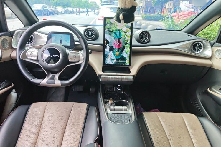 Used BYD Dolphin 2023 420 km Fashion Edition Center Console