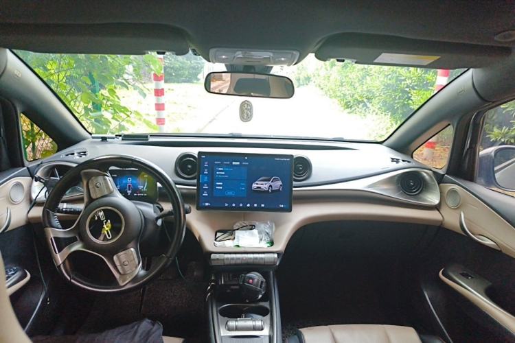 Used BYD Dolphin 2023 420 km Fashion Edition Center Console