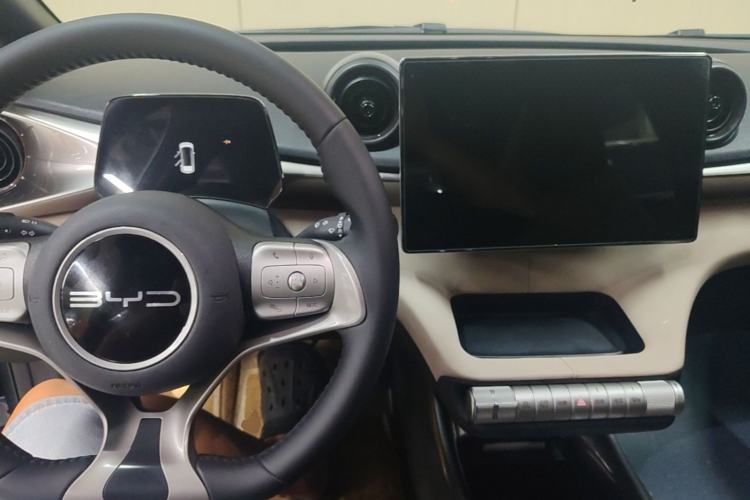 Used BYD Dolphin 2023 420 km Free Version Center Console