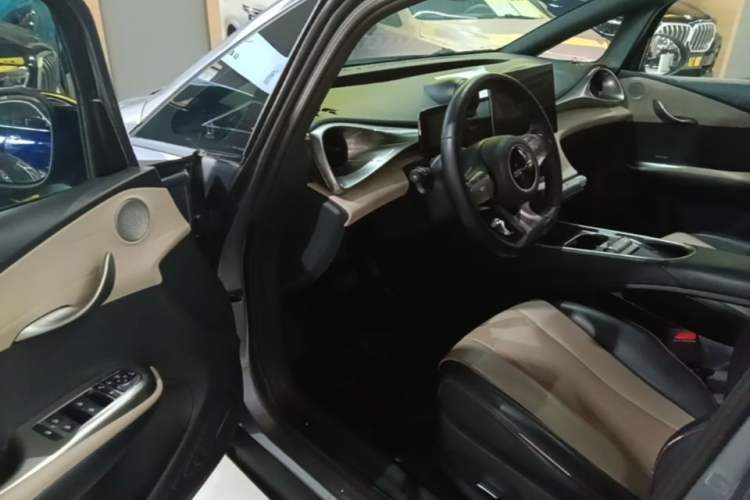 Used BYD Dolphin 2023 420 km Fashion Edition Driver Seat