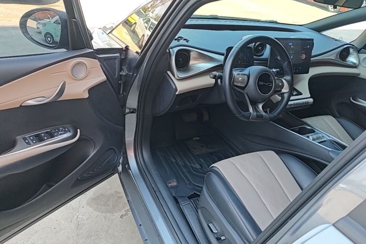 Used BYD Dolphin 2023 420 km Fashion Edition Driver Seat