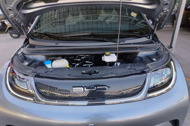 Used BYD Dolphin 2023 420 km Fashion Edition Engine Bay