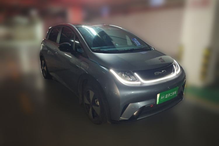 Used BYD Dolphin 2023 420 km Fashion Edition Front Right 45 Deg