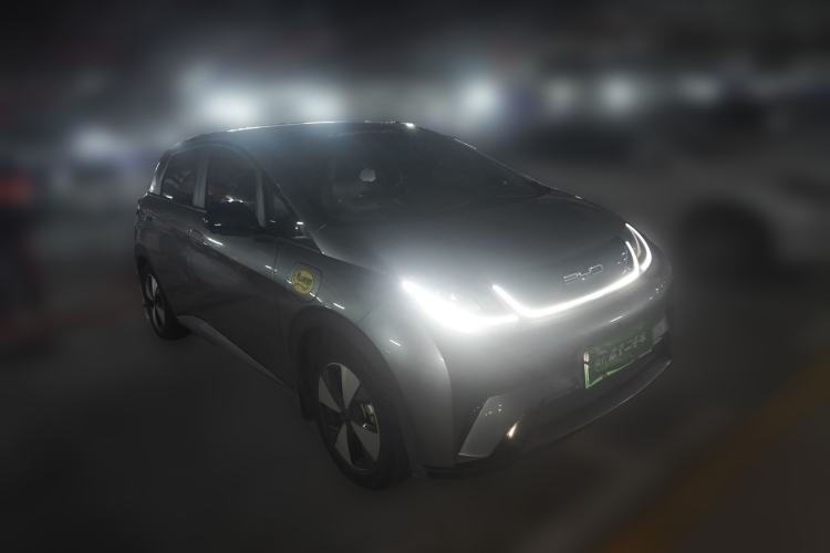 Used BYD Dolphin 2023 420 km Fashion Edition Front Right 45 Deg