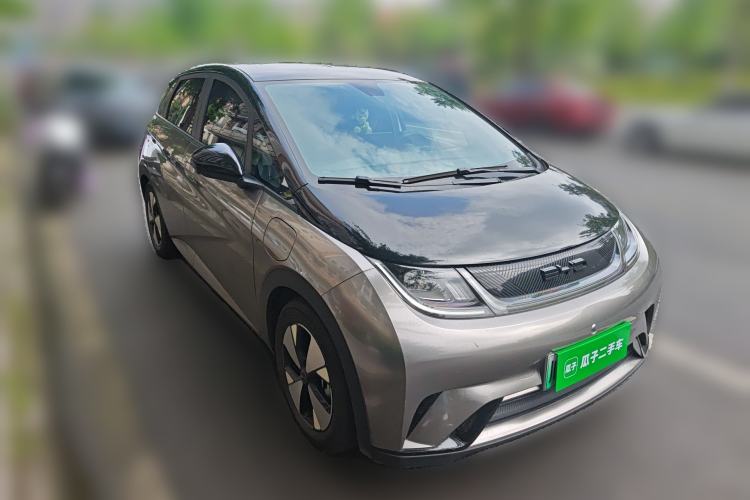 Used BYD Dolphin 2023 420 km Fashion Edition Front Right 45 Deg